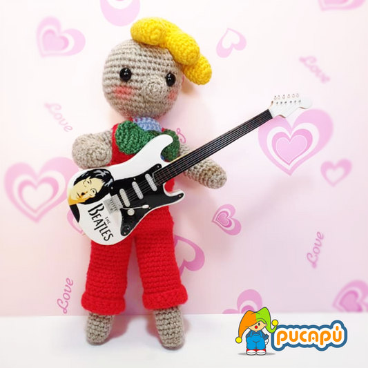 POUPÉE EN CARTON - Patron Amigurumi PDF